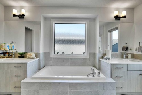 45 Dawson Gardens, Chestermere, AB - Indoor Photo Showing Bathroom