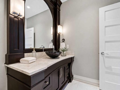 123 Aspen Summit Heath Sw, Calgary, AB - Indoor Photo Showing Bathroom