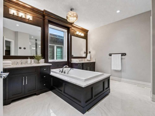 123 Aspen Summit Heath Sw, Calgary, AB - Indoor Photo Showing Bathroom
