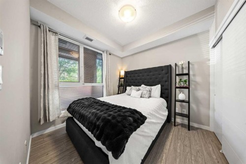105-2231 Mahogany Boulevard Se, Calgary, AB - Indoor Photo Showing Bedroom