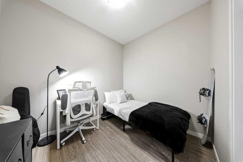 105-2231 Mahogany Boulevard Se, Calgary, AB - Indoor Photo Showing Bedroom