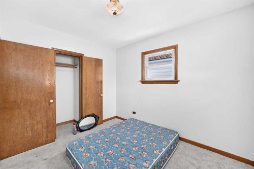1701 32 Street Sw, Calgary, AB - Indoor Photo Showing Bedroom