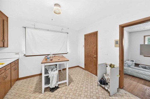 1701 32 Street Sw, Calgary, AB - Indoor