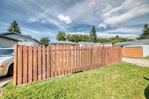 3238 32A Street Se, Calgary, AB - Outdoor