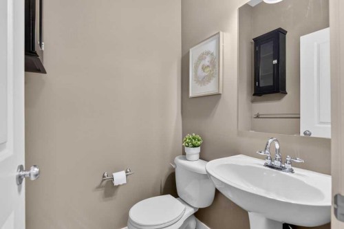 230 Evermeadow Avenue Sw, Calgary, AB - Indoor Photo Showing Bathroom