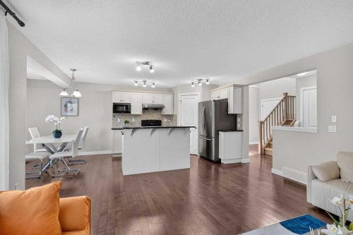 230 Evermeadow Avenue Sw, Calgary, AB - Indoor