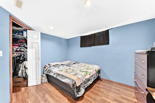 308 Taracove Estate Drive Ne, Calgary, AB - Indoor Photo Showing Bedroom