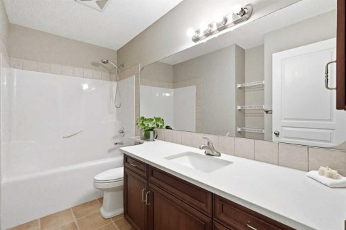 242 Tusslewood Grove Nw, Calgary, AB - Indoor Photo Showing Bathroom