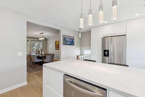 1208 Ranchlands Boulevard Nw, Calgary, AB - Indoor Photo Showing Kitchen