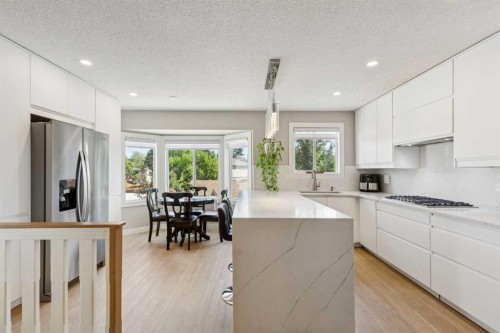 1208 Ranchlands Boulevard Nw, Calgary, AB - Indoor Photo Showing Kitchen