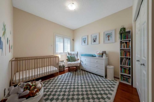 418 Bridlecreek Green Sw, Calgary, AB - Indoor Photo Showing Bedroom