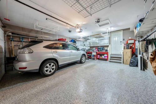 418 Bridlecreek Green Sw, Calgary, AB - Indoor Photo Showing Garage