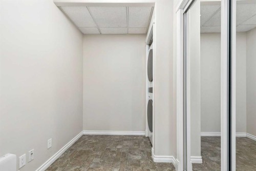 705-1726 14 Avenue Nw, Calgary, AB - Indoor Photo Showing Other Room