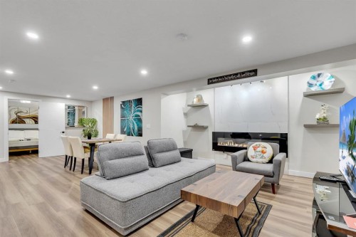 8031 Huntwick Hill Ne, Calgary, AB - Indoor