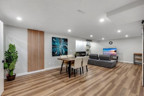 8031 Huntwick Hill Ne, Calgary, AB - Indoor