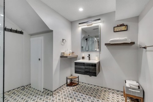 8031 Huntwick Hill Ne, Calgary, AB - Indoor