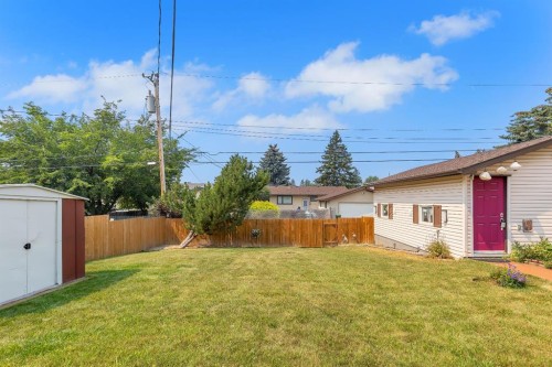 8031 Huntwick Hill Ne, Calgary, AB - Outdoor
