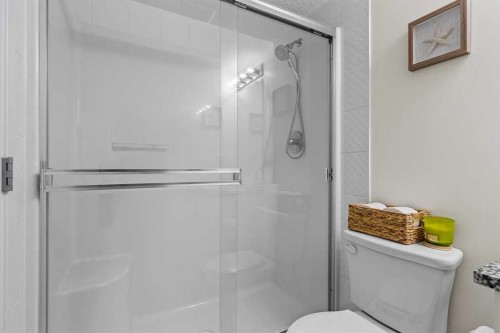 2201-81 Legacy Boulevard Se, Calgary, AB - Indoor Photo Showing Bathroom