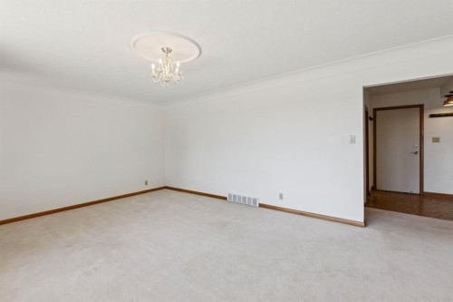 1731 12 Avenue Nw, Calgary, AB - Indoor Photo Showing Other Room