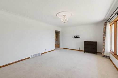 1731 12 Avenue Nw, Calgary, AB - Indoor Photo Showing Other Room