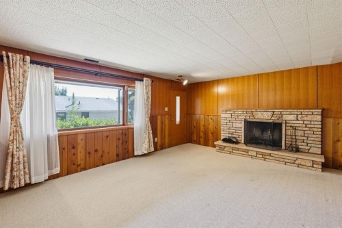 1731 12 Avenue Nw, Calgary, AB - Indoor With Fireplace