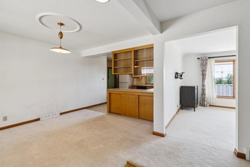1731 12 Avenue Nw, Calgary, AB - Indoor Photo Showing Other Room