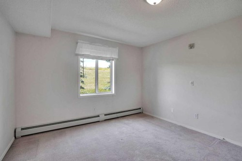 219-4000 Citadel Meadow Point Nw, Calgary, AB - Indoor Photo Showing Other Room