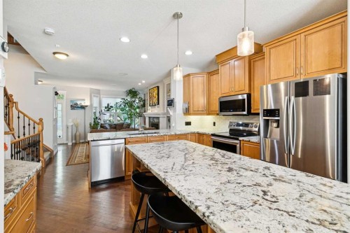 4008 Garrison Boulevard Sw, Calgary, AB - Indoor Photo Showing Kitchen With Stainless Steel Kitchen With Upgraded Kitchen