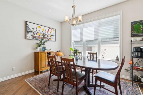 4008 Garrison Boulevard Sw, Calgary, AB - Indoor Photo Showing Dining Room