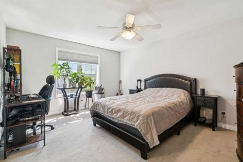 4008 Garrison Boulevard Sw, Calgary, AB - Indoor Photo Showing Bedroom