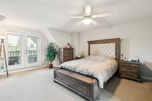 4008 Garrison Boulevard Sw, Calgary, AB - Indoor Photo Showing Bedroom