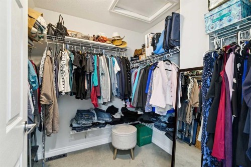 4008 Garrison Boulevard Sw, Calgary, AB - Indoor With Storage