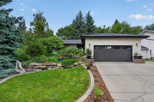 22 Varmoor Place Nw, Calgary, AB - Outdoor