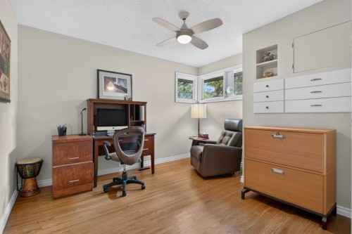 22 Varmoor Place Nw, Calgary, AB - Indoor Photo Showing Office