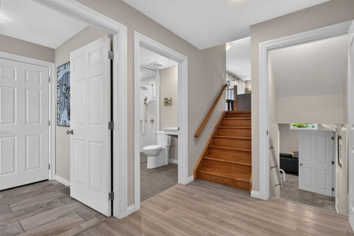22 Varmoor Place Nw, Calgary, AB - Indoor Photo Showing Other Room