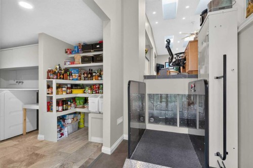 22 Varmoor Place Nw, Calgary, AB - Indoor Photo Showing Other Room