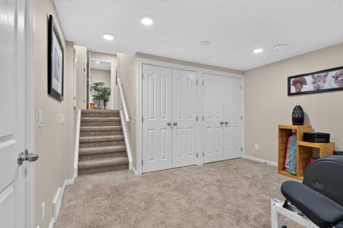 22 Varmoor Place Nw, Calgary, AB - Indoor Photo Showing Other Room