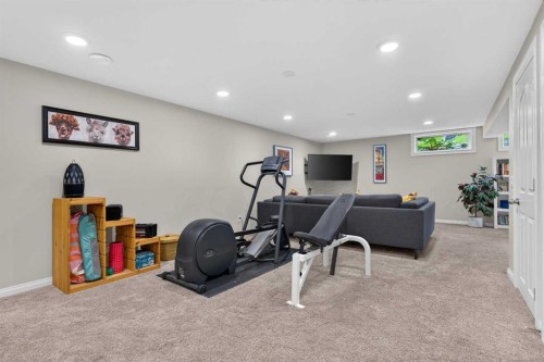 22 Varmoor Place Nw, Calgary, AB - Indoor