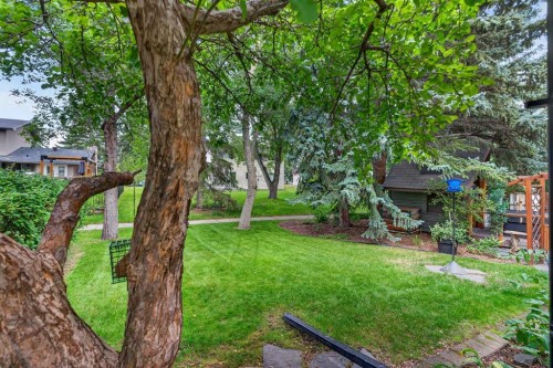 22 Varmoor Place Nw, Calgary, AB - Outdoor