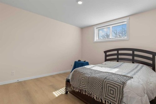 272017 Range Road 282, Rural Rocky View County, AB - Indoor Photo Showing Bedroom