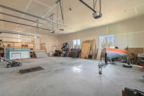 272017 Range Road 282, Rural Rocky View County, AB - Indoor Photo Showing Garage