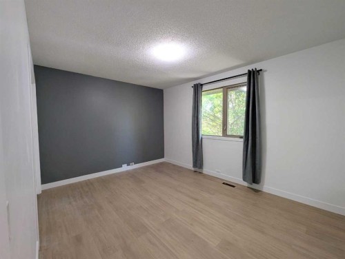 311 72 Avenue Ne, Calgary, AB - Indoor Photo Showing Other Room