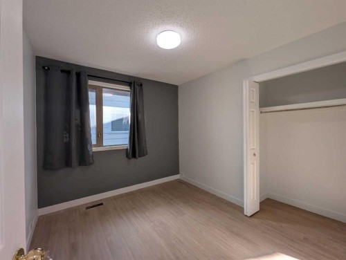 311 72 Avenue Ne, Calgary, AB - Indoor Photo Showing Other Room