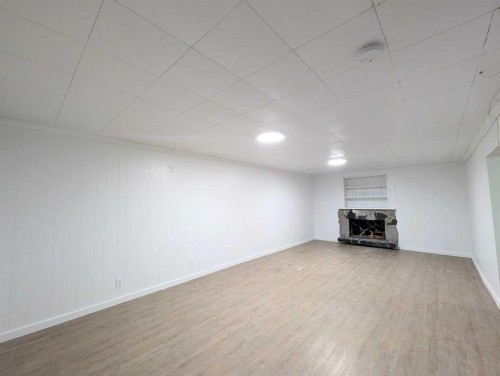 311 72 Avenue Ne, Calgary, AB - Indoor