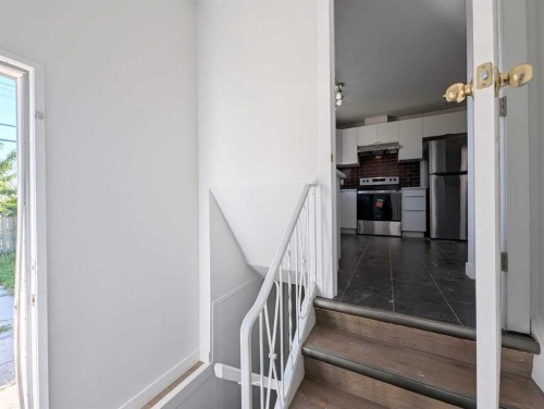 311 72 Avenue Ne, Calgary, AB - Indoor
