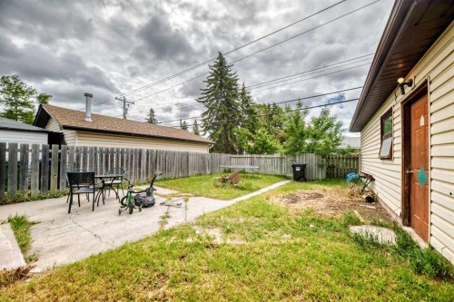 311 72 Avenue Ne, Calgary, AB - Outdoor
