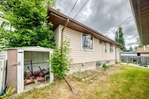 311 72 Avenue Ne, Calgary, AB - Outdoor With Exterior