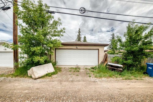 311 72 Avenue Ne, Calgary, AB - Outdoor