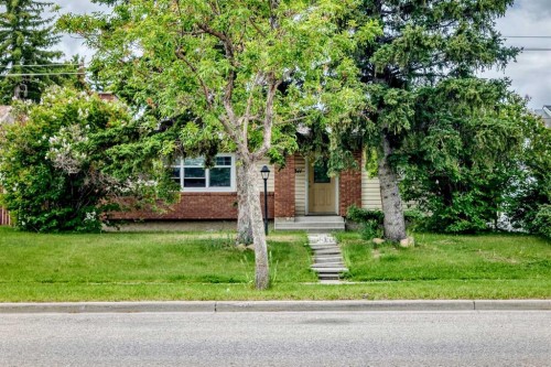 311 72 Avenue Ne, Calgary, AB - Outdoor