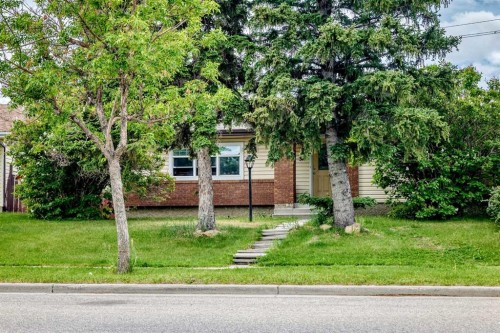 311 72 Avenue Ne, Calgary, AB - Outdoor